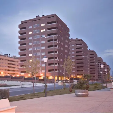 Aires De Toledo-parque Warner Y Madrid En Familia Apartamento Toledo