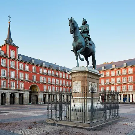 Aires De Toledo-parque Warner Y Madrid En Familia Toledo