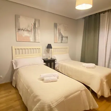 Aires De Toledo-parque Warner Y Madrid En Familia * Toledo
